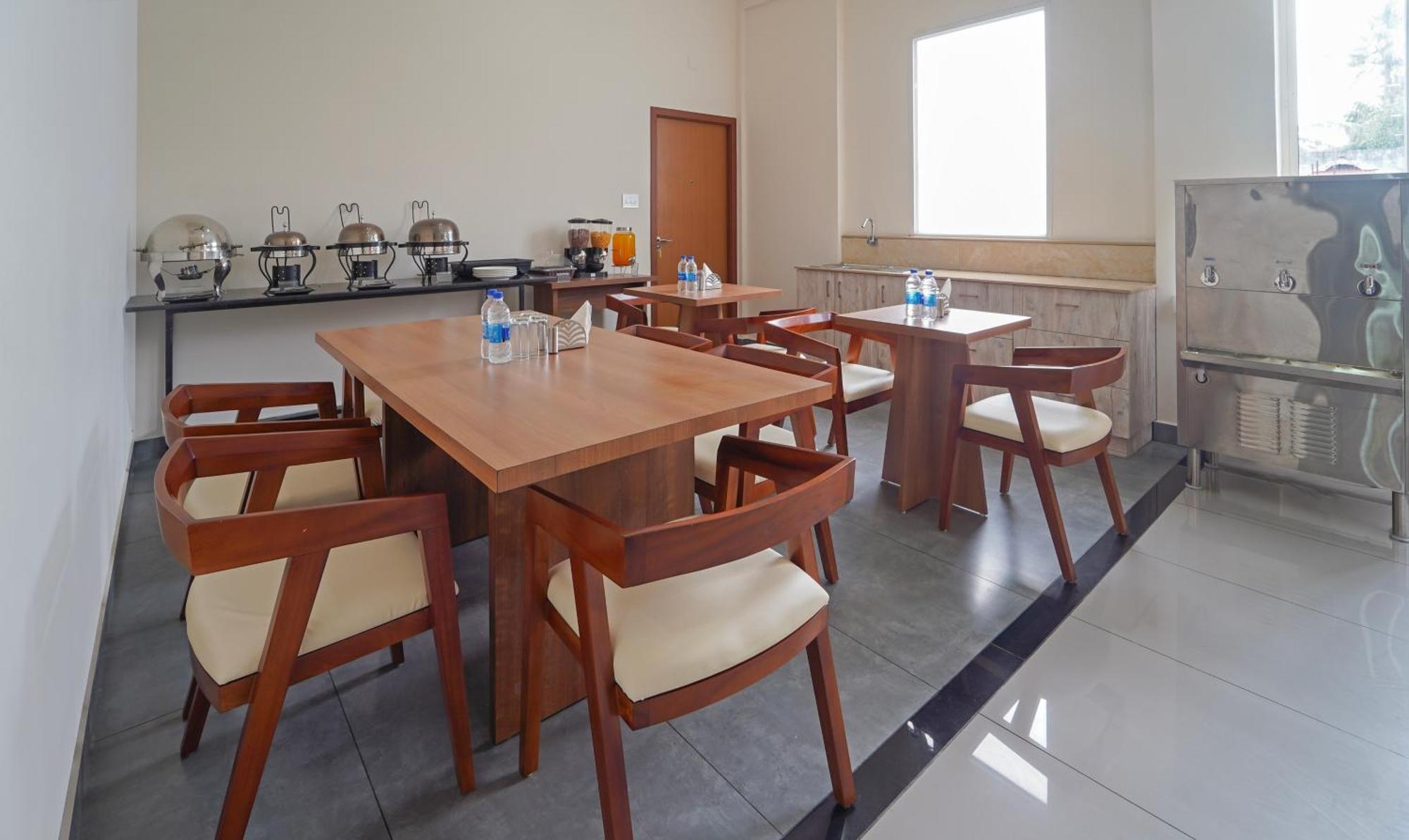 Itsy Hotels Avani Stays, Vyttila, Kochi Exterior photo
