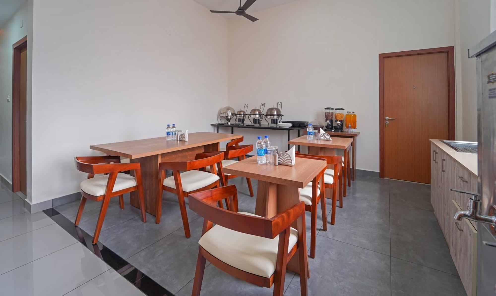 Itsy Hotels Avani Stays, Vyttila, Kochi Exterior photo
