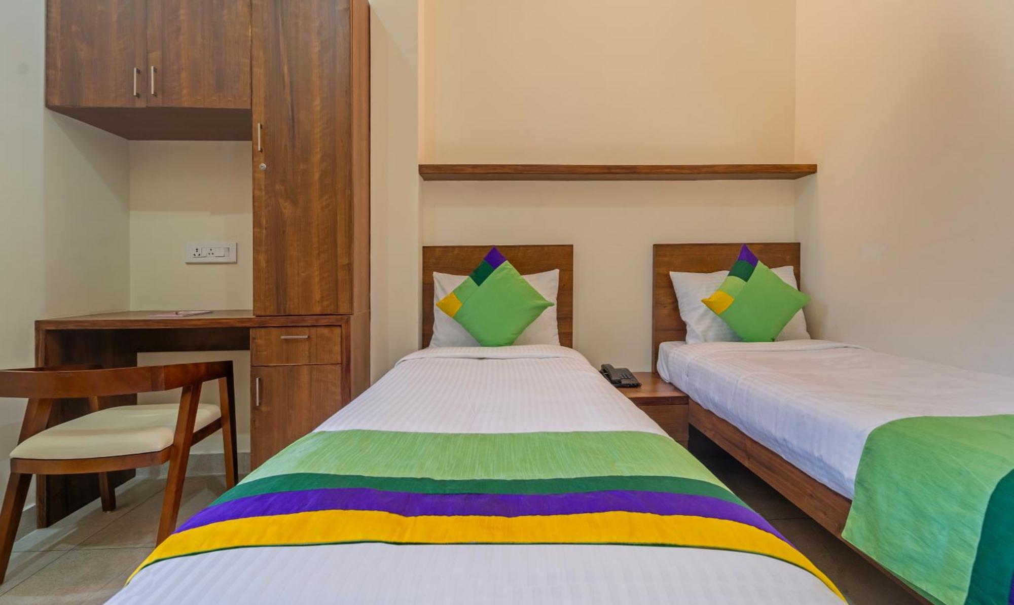 Itsy Hotels Avani Stays, Vyttila, Kochi Exterior photo