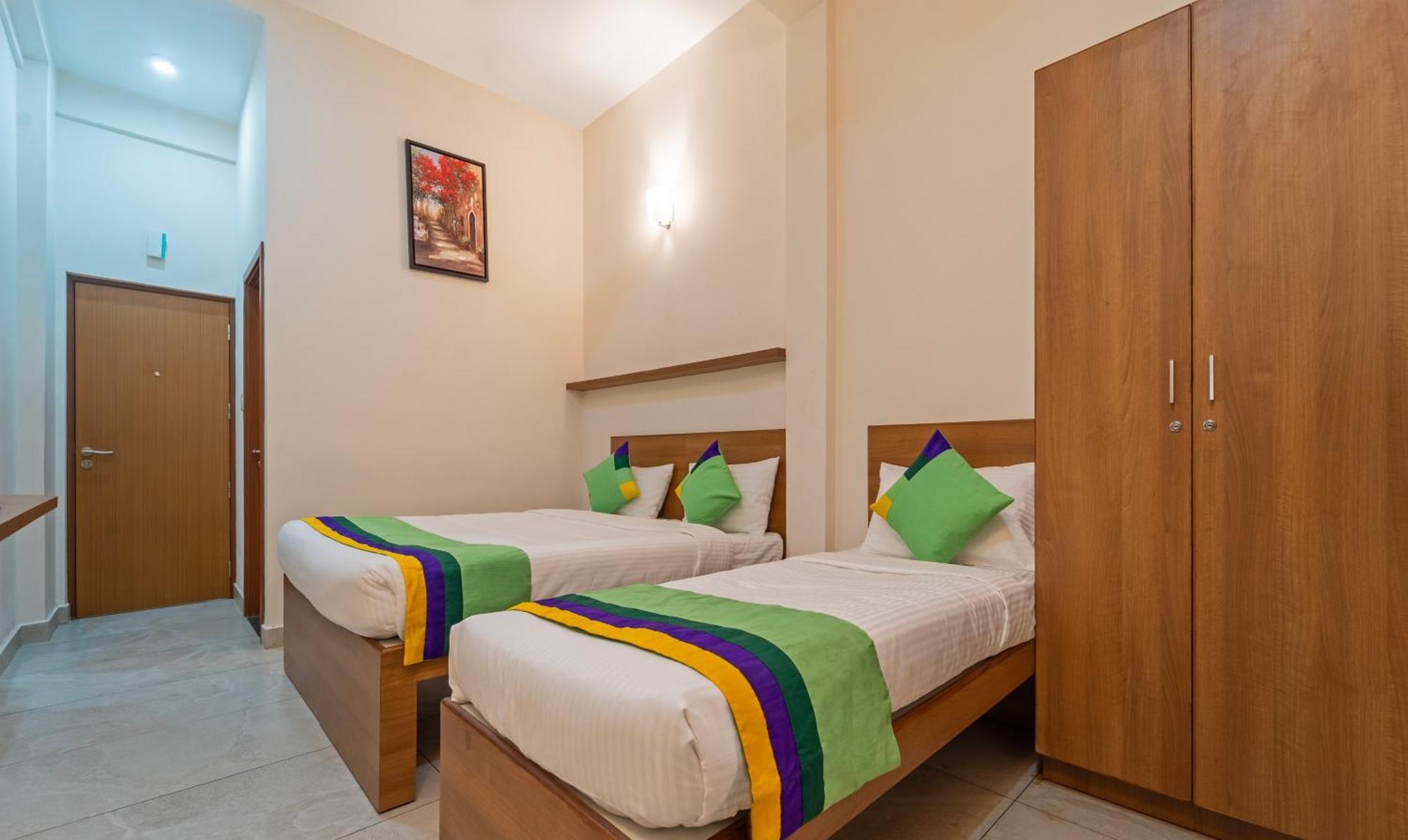 Itsy Hotels Avani Stays, Vyttila, Kochi Exterior photo
